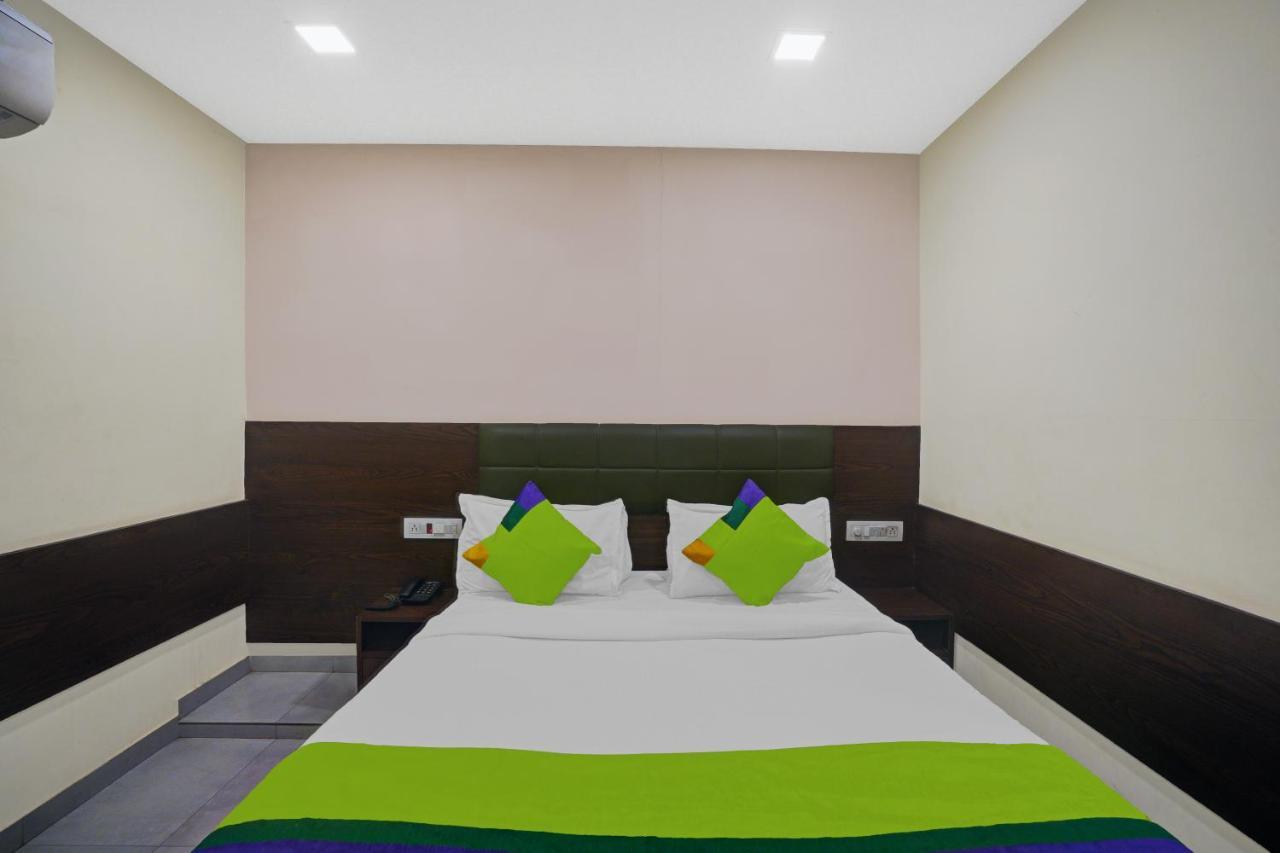 Greenotel Rooms Hazira, Surat Exterior foto