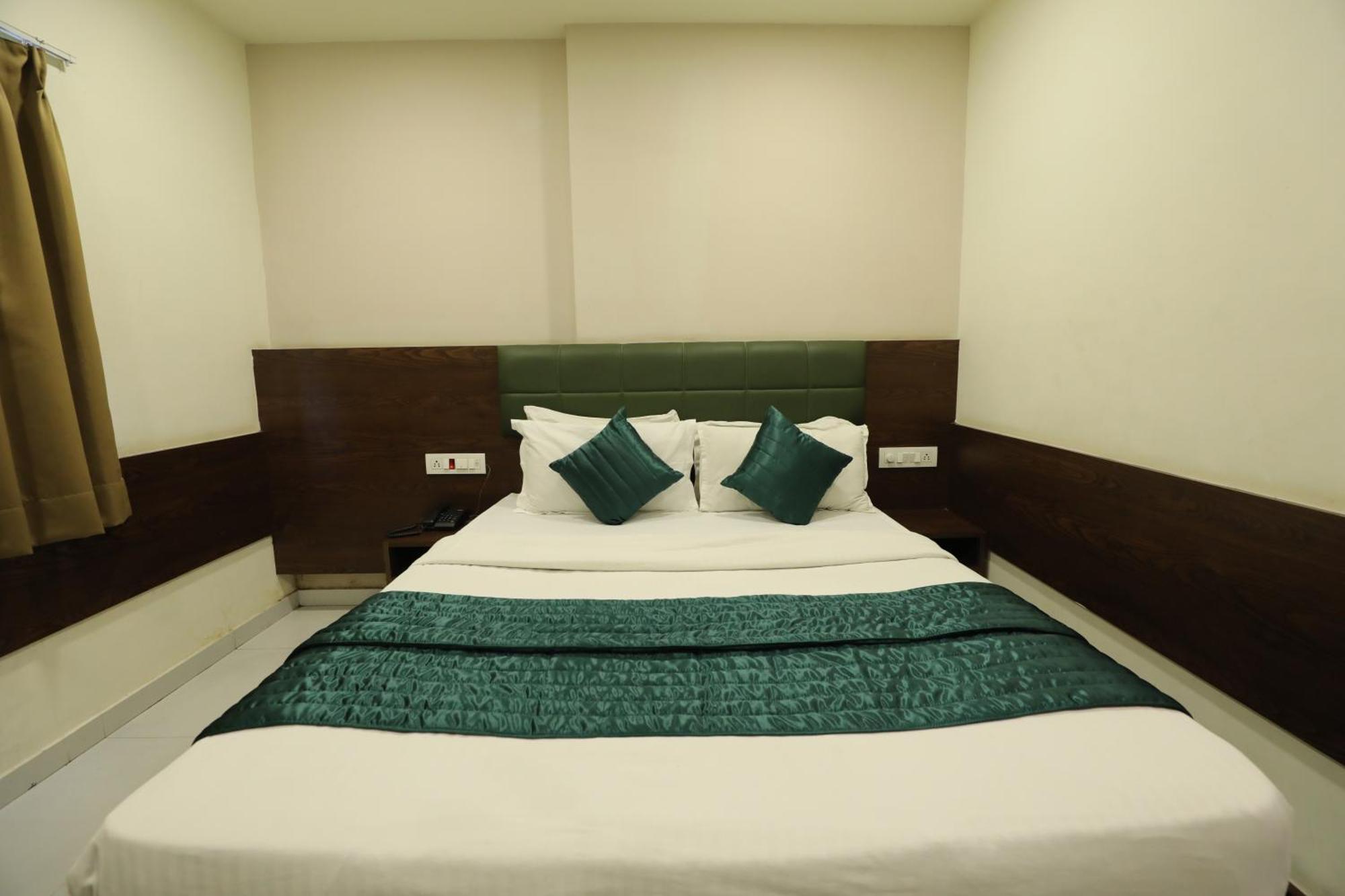 Greenotel Rooms Hazira, Surat Exterior foto