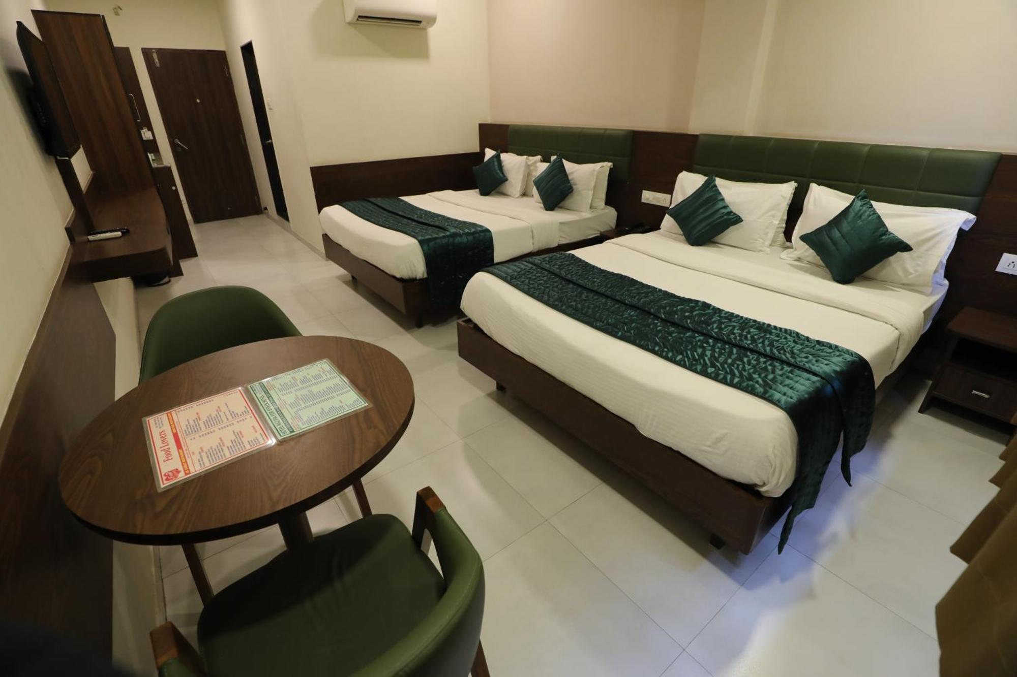 Greenotel Rooms Hazira, Surat Exterior foto