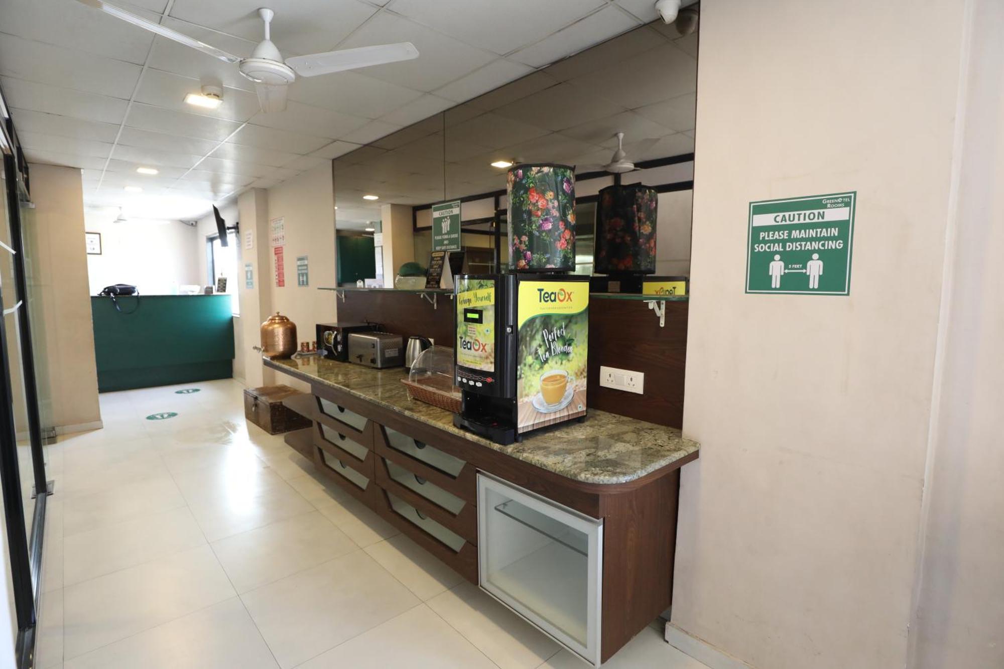 Greenotel Rooms Hazira, Surat Exterior foto